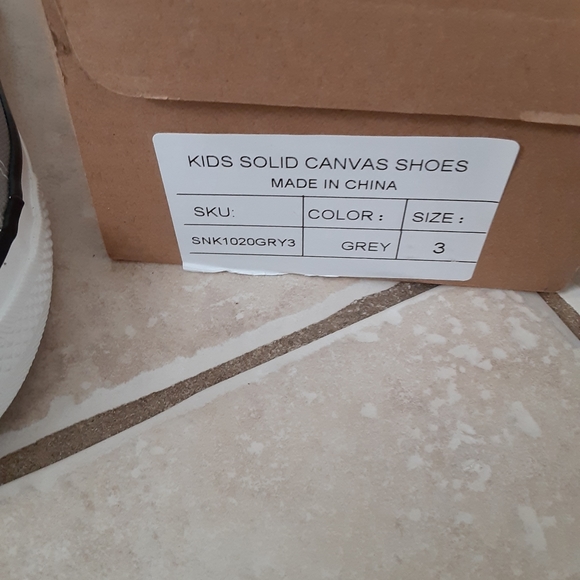 Boy youth size 3 - Picture 2 of 3